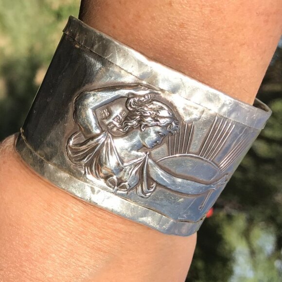 Athena Goddess Columbia Antique Solid Sterling Silver 925 Cuff